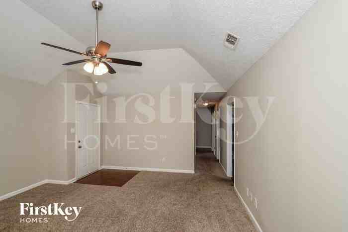 125 Cedar Bend Dr - Photo 3 of 18