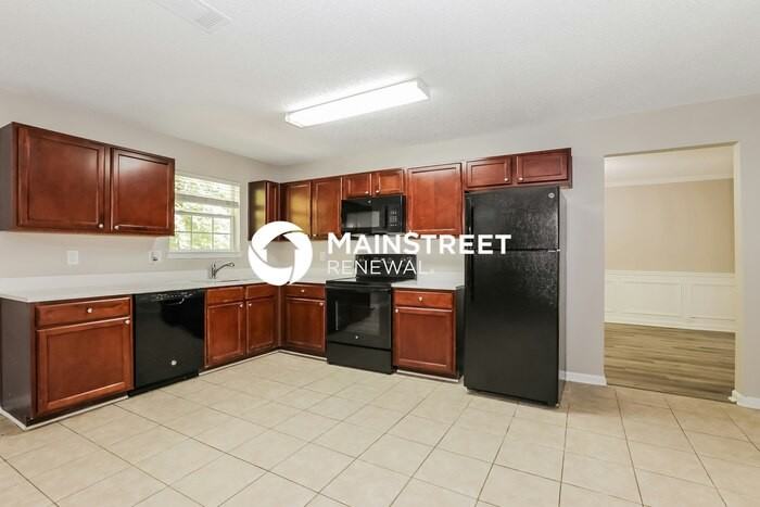 665 Lake Ridge Court - Photo 4 of 17