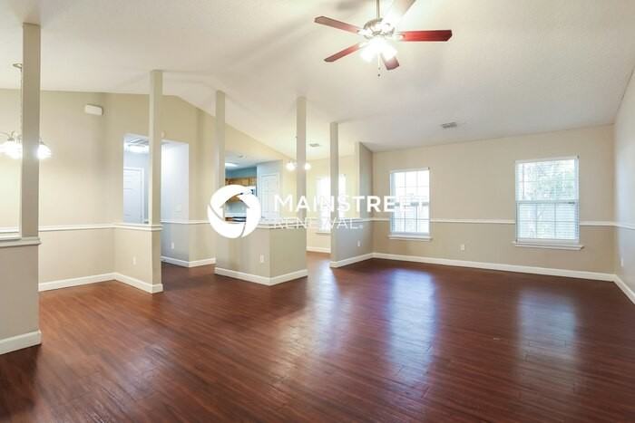 8281 Maple St - Photo 4 of 16