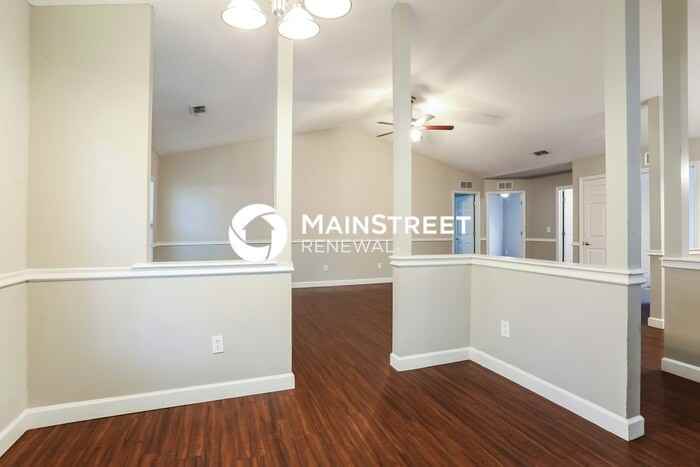 8281 Maple St - Photo 5 of 16