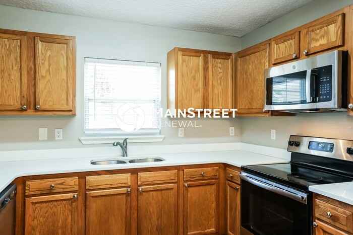 8281 Maple St - Photo 6 of 16