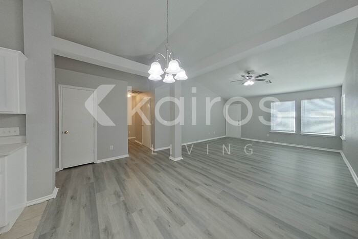 2720 Edgemere Dr - Photo 6 of 27