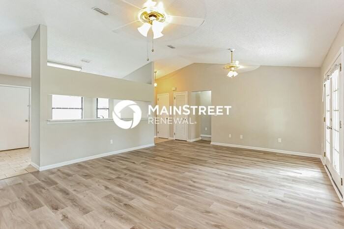 140 Devoe St - Photo 2 of 16