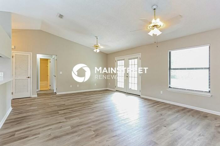 140 Devoe St - Photo 3 of 16