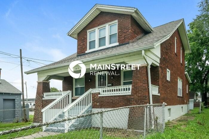 1812 W Gaulbert Ave - Photo 3 of 18