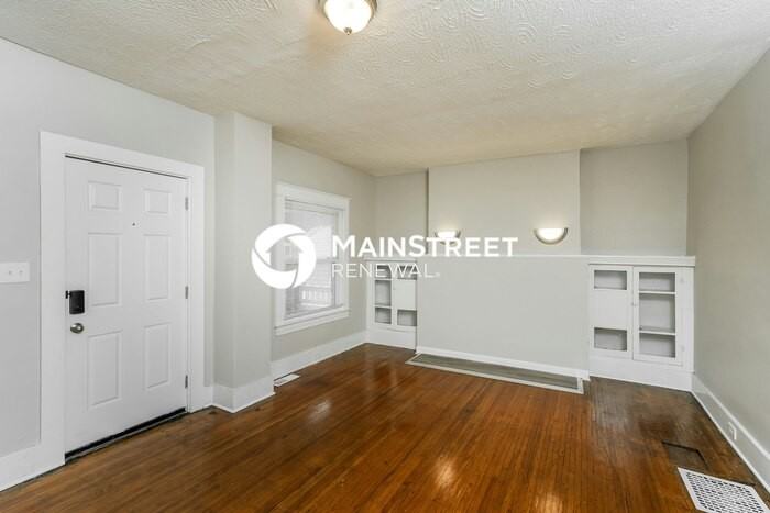 1812 W Gaulbert Ave - Photo 4 of 18