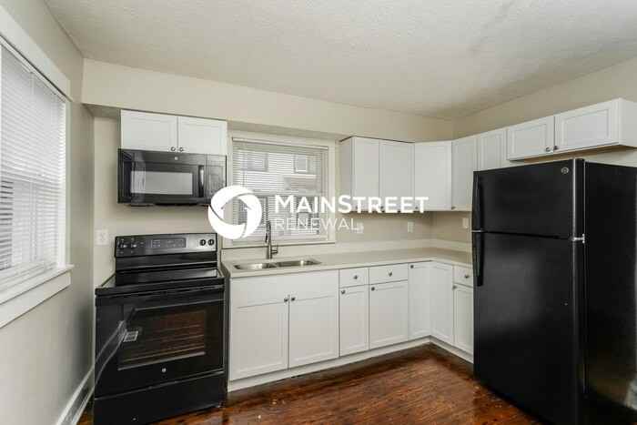 1812 W Gaulbert Ave - Photo 7 of 18