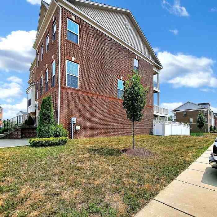 5315 Tweeddale Pl - Photo 2 of 40