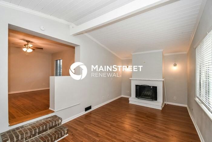 1220 Adrian Ct - Photo 3 of 16