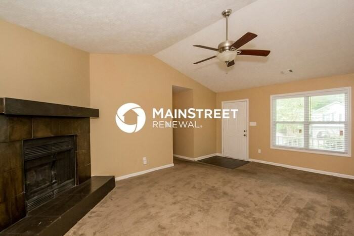 7685 Mountain Creek Way - Photo 3 of 15