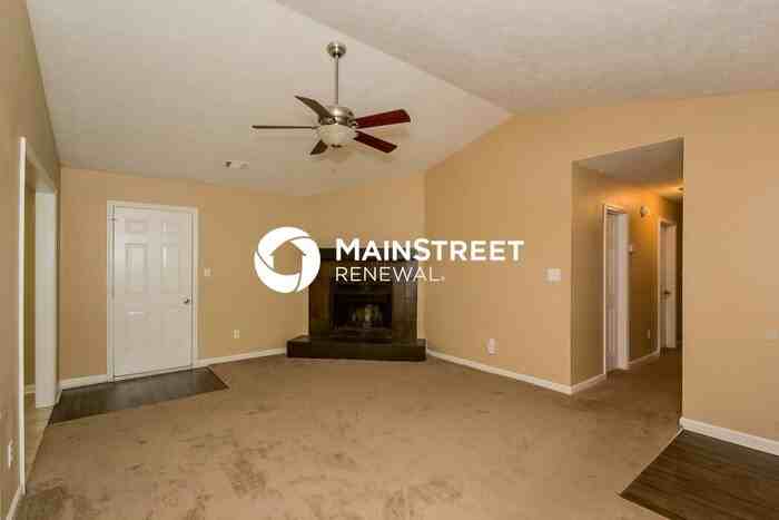 7685 Mountain Creek Way - Photo 4 of 15