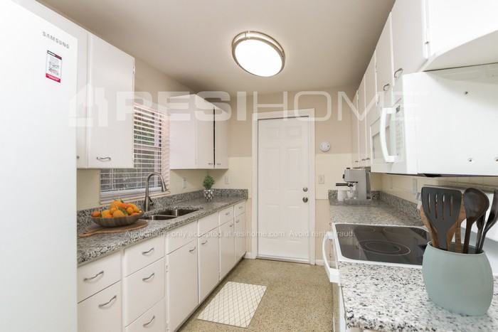 2093 Lucille Lane - Photo 3 of 18