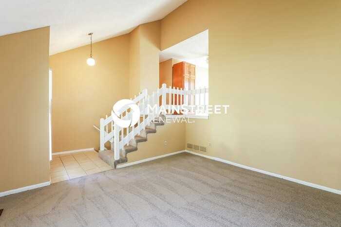 529 Clyde Street - Photo 6 of 18