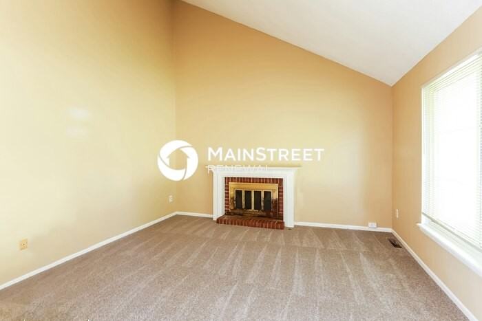 529 Clyde Street - Photo 7 of 18