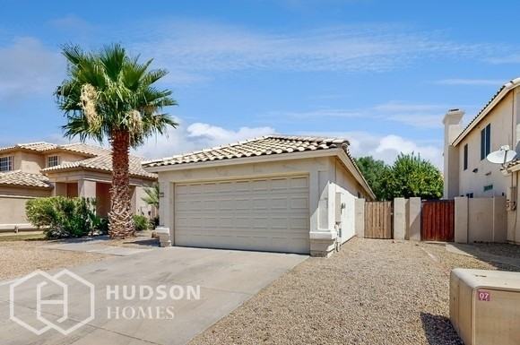 7442 West Louise Drive - Photo 4 of 34