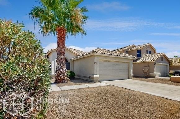 7442 West Louise Drive - Photo 5 of 34