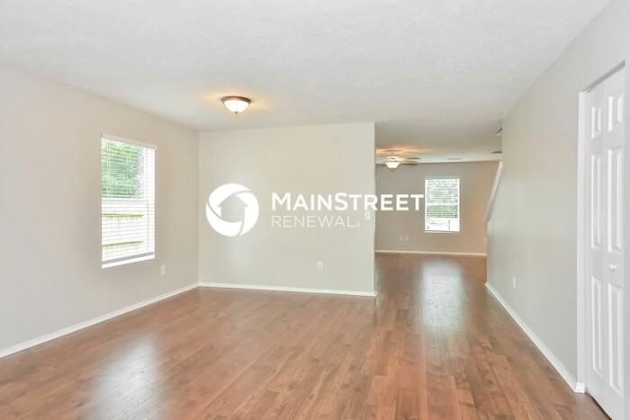2763 Sutherland Dr - Photo 3 of 17