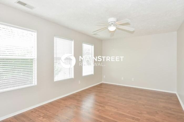 2763 Sutherland Dr - Photo 6 of 17