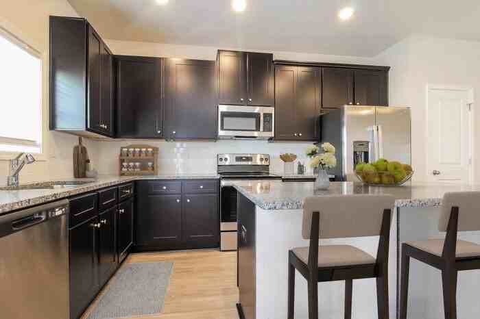 1027 Simmons Trce - Photo 4 of 19