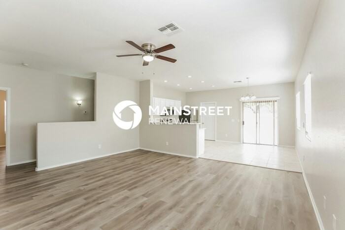 9119 W Cambridge Ave - Photo 3 of 16