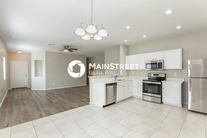 9119 W Cambridge Ave - Photo 6 of 16