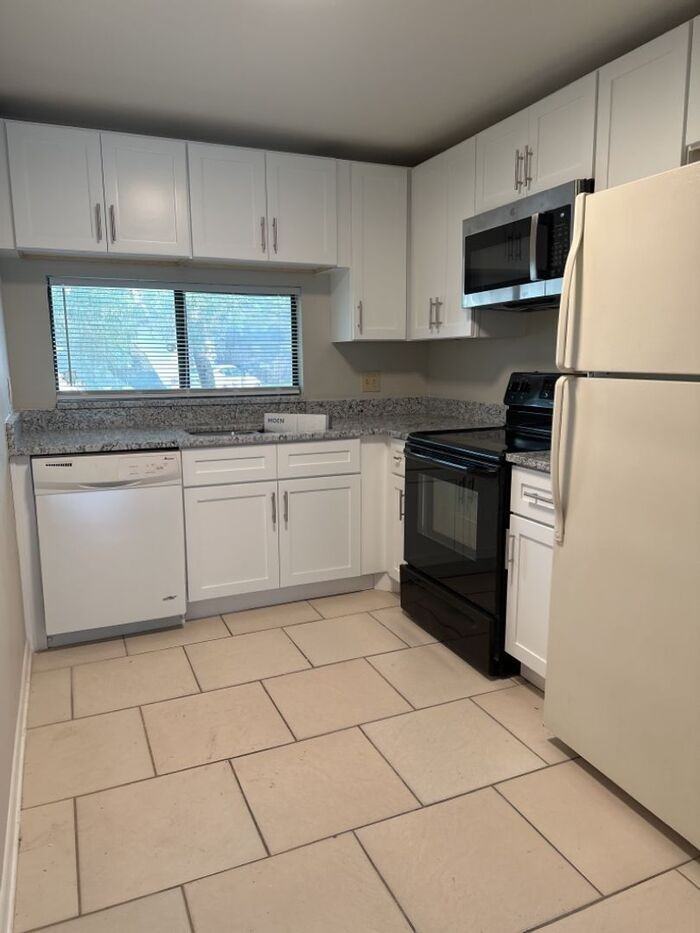 11411 Midfield Way - Photo 5 of 17