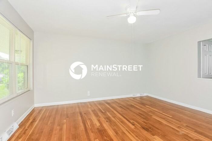 9827 Portage Dr - Photo 3 of 17