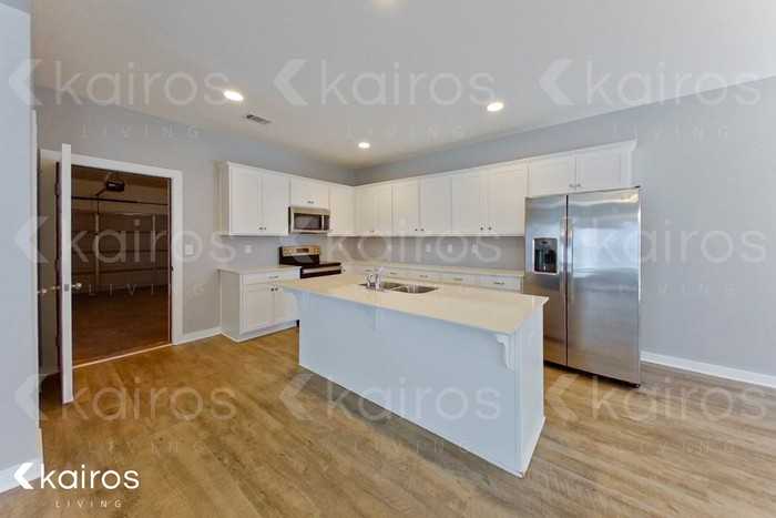 11353 Crimson Ridge Road - Photo 7 of 23