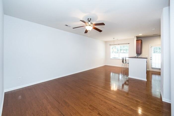 13236 Erwin Rd - Photo 7 of 42