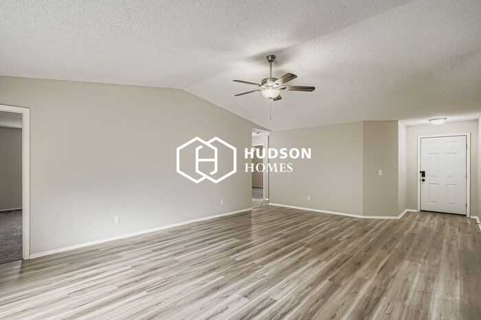 23439 Sierra Rd - Photo 7 of 29