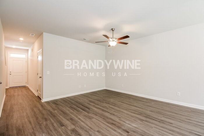 828 Coosaw Pl - Photo 4 of 39