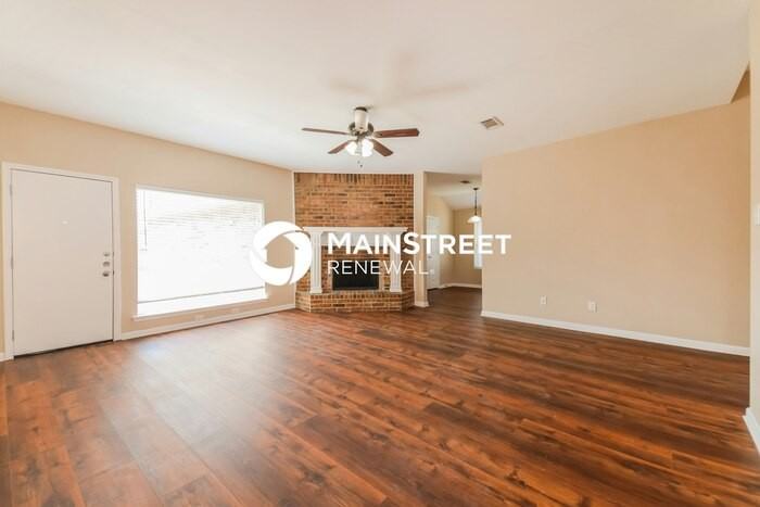 9306 Chimneywood Dr - Photo 3 of 16