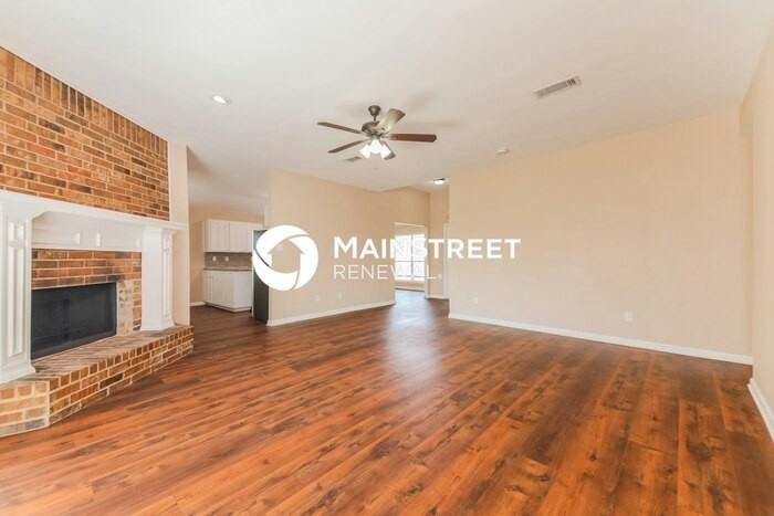 9306 Chimneywood Dr - Photo 4 of 16