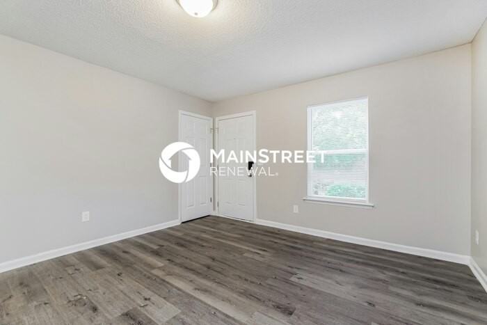 1217 Kendall Dr - Photo 4 of 16