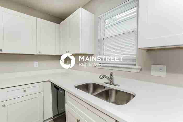 1217 Kendall Dr - Photo 6 of 16