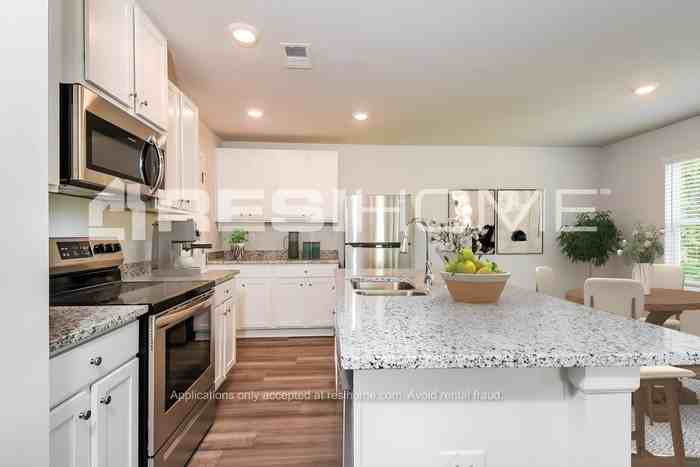 411 Fairview Oak Place - Photo 3 of 18