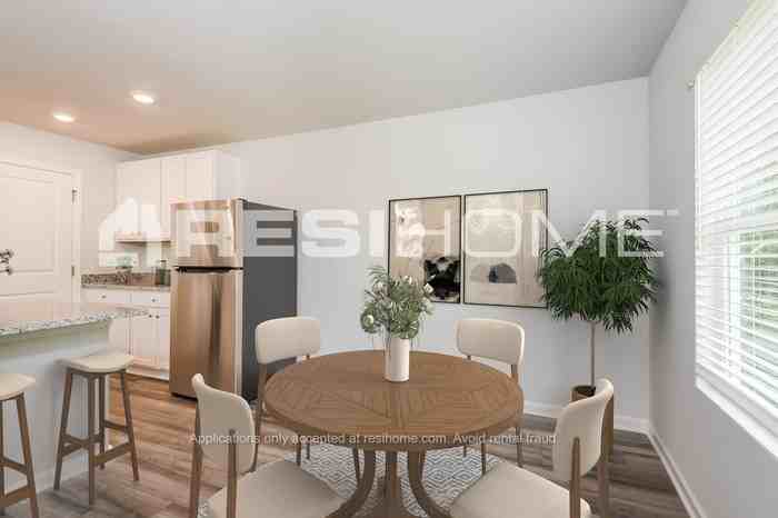 411 Fairview Oak Place - Photo 4 of 18