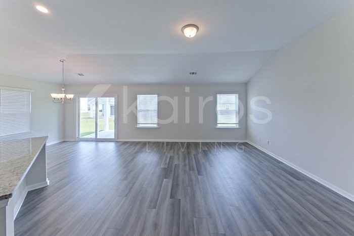 105 Bluff Rd - Photo 2 of 23