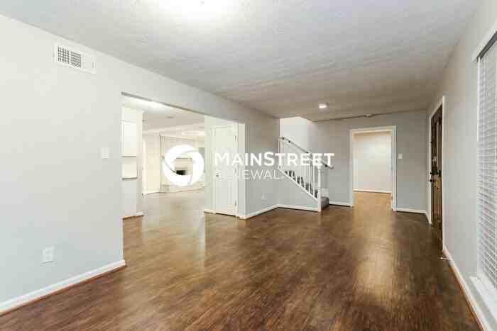 647 Mosswood Drive - Photo 4 of 17