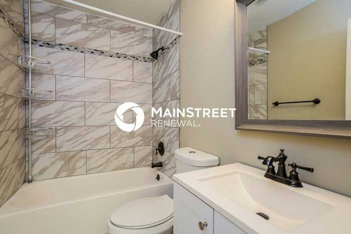 215 Maple St - Photo 7 of 17