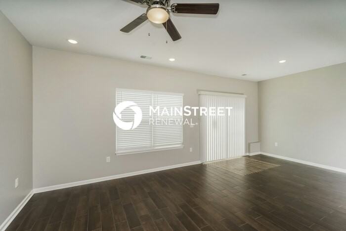 2086 Steamboat Way - Photo 4 of 17