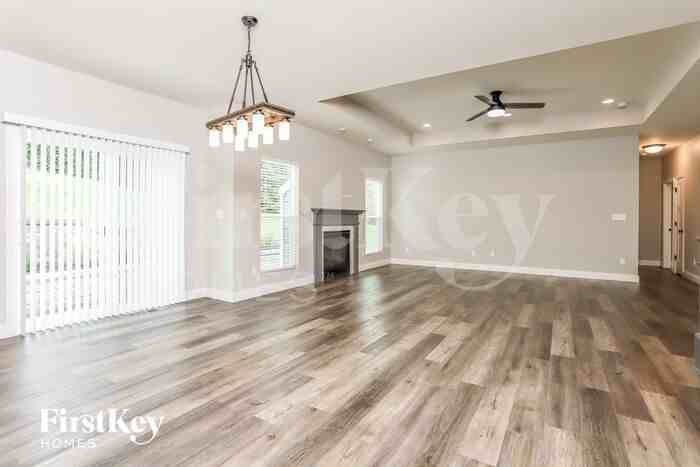 413 Bittersweet Drive - Photo 3 of 15