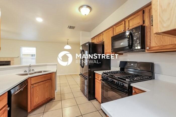 1720 N Clifton St - Photo 7 of 17