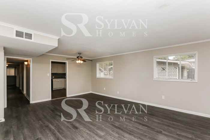 654 Piermont St - Photo 4 of 15