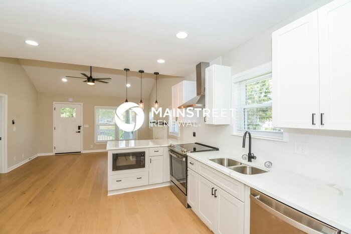 2010 24th Ave N - Photo 5 of 16