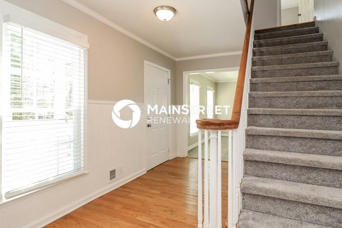 1666 Greenbrook Dr - Photo 2 of 17