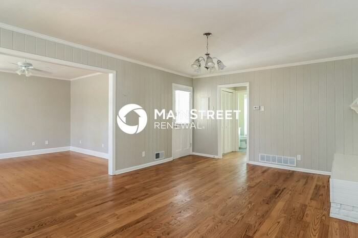 1666 Greenbrook Dr - Photo 5 of 17