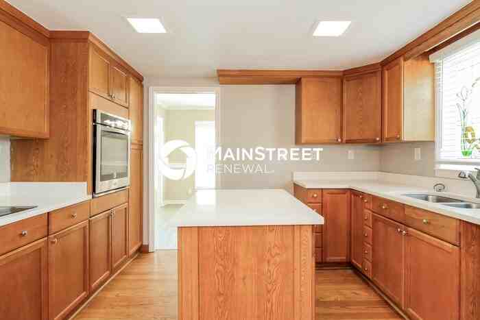 1666 Greenbrook Dr - Photo 6 of 17