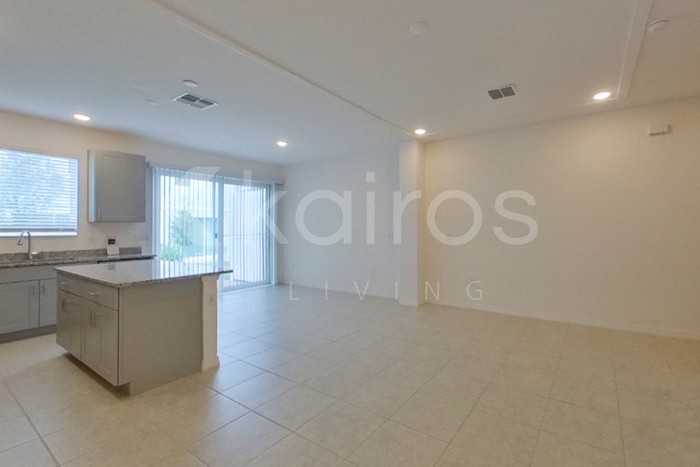 34161 Rogallo Lane - Photo 4 of 17