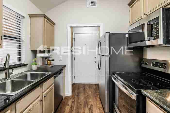 1113 Brittany Dr - Photo 4 of 17